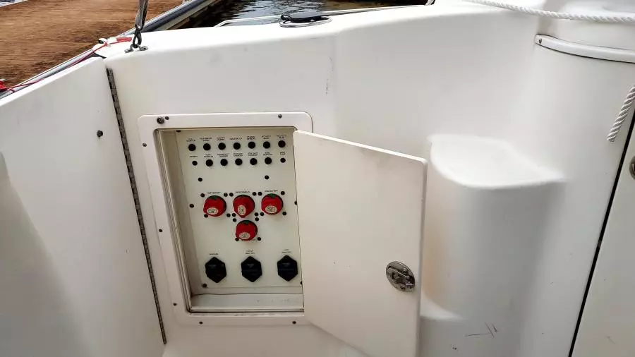 Permanent Waves 31ft Chaparral Yacht For Sale
