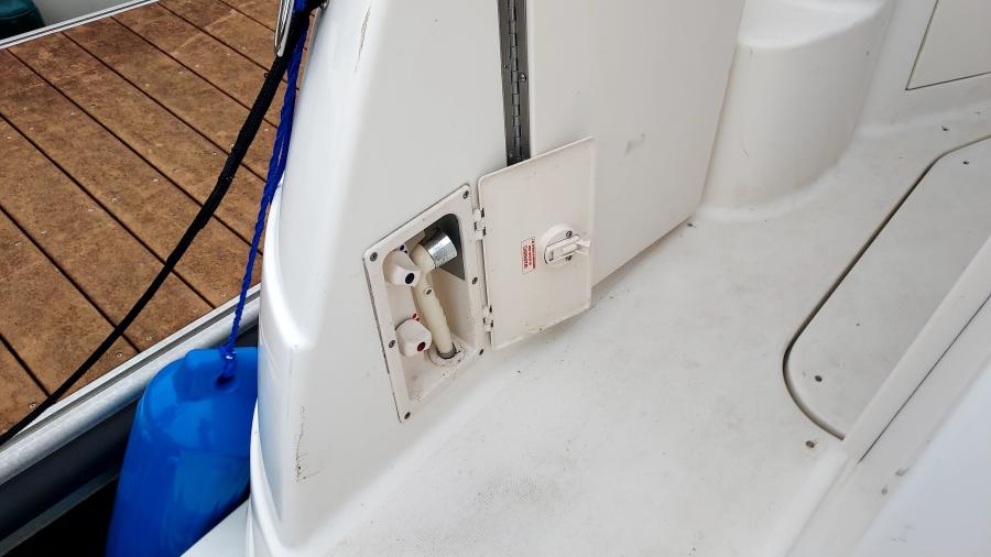 2004 Chaparral 310 Signature