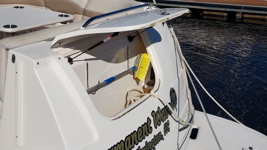 2004 Chaparral 310 Signature