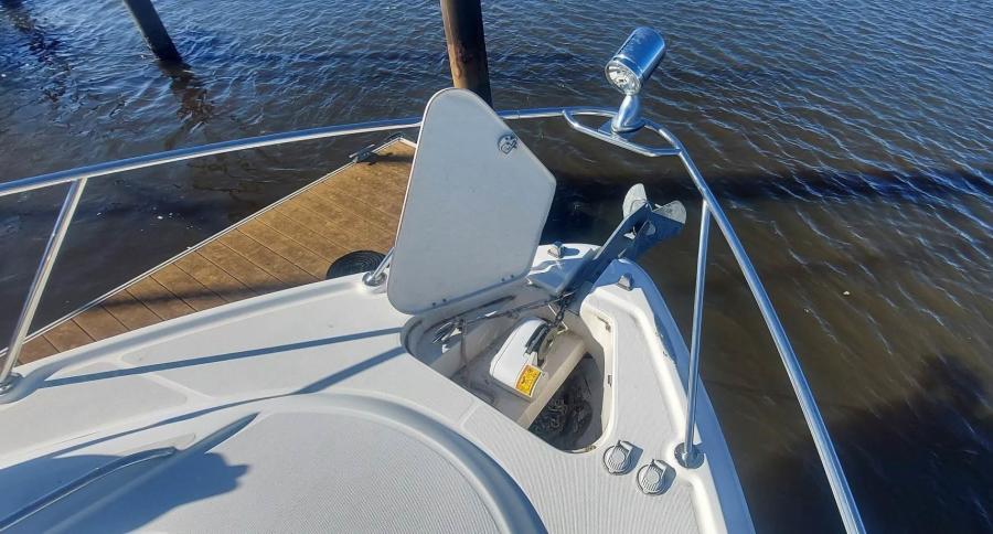 2004 Chaparral 310 Signature