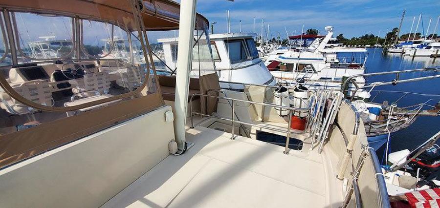 Flybridge Aft Deck Starboard Fo