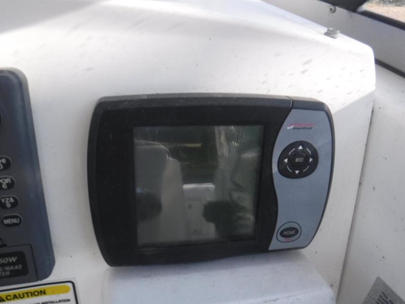 2005 Boston Whaler Conquest 235