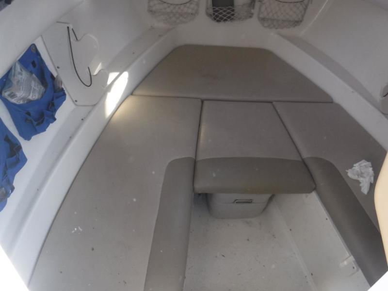 2005 Boston Whaler Conquest 235