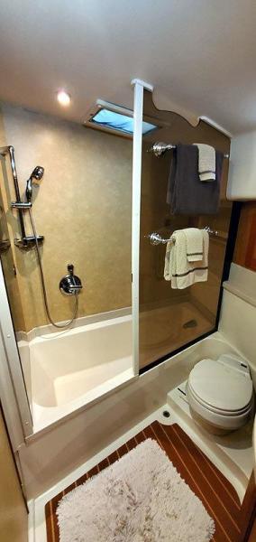 Head Toilet and Tub\Shower