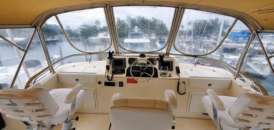 Flybridge Helm Wide
