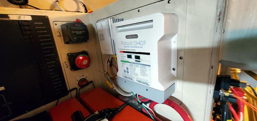 Battery Charger 12 VDC