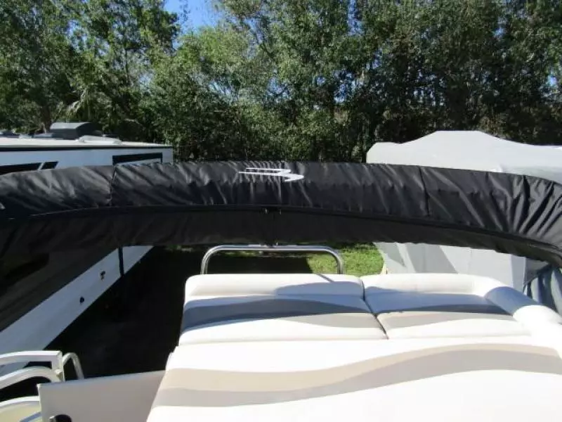 25ft Bennington Yacht For Sale