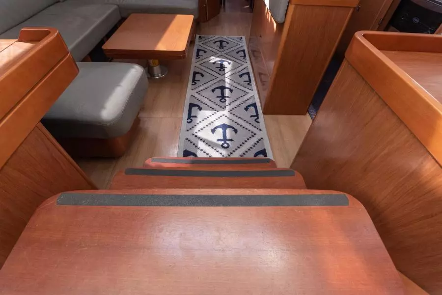 BeneteauSense2015 35_Cabin Egress