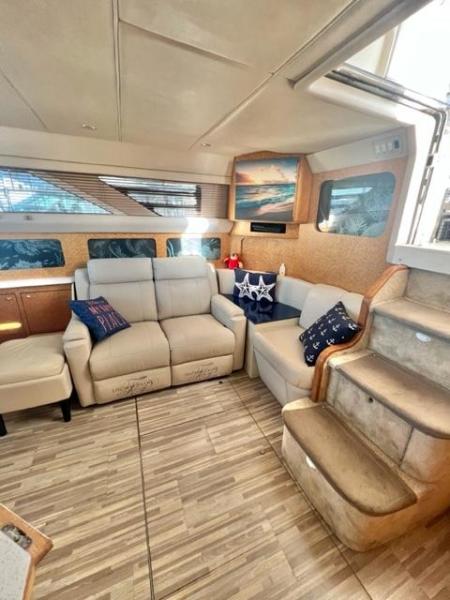 21 1996 Sea Ray 420ac New Beginnings Salon 2