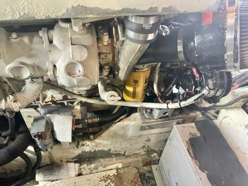 45 1996 Sea Ray 420ac New Beginnings Engine Room 6