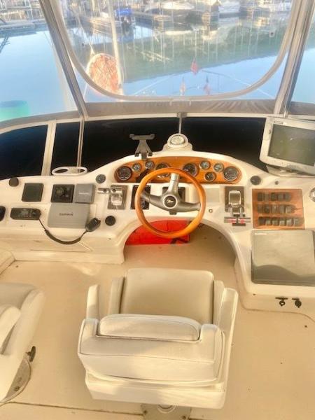 14 1996 Sea Ray 420ac New Beginnings Helm 1