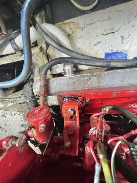 42 1996 Sea Ray 420ac New Beginnings Engine Room 3