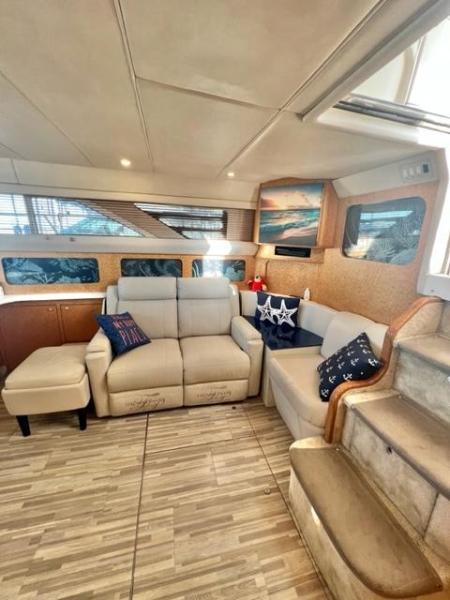 24 1996 Sea Ray 420ac New Beginnings Salon 5