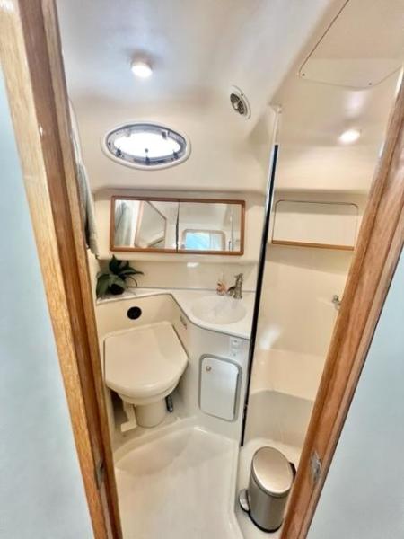 34 1996 Sea Ray 420ac New Beginnings Fwd Head 1