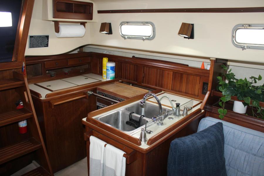 1985 Island Packet