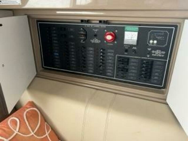 40ft Carver Yacht For Sale