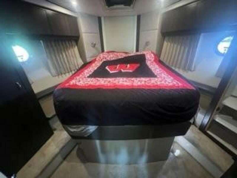 40ft Carver Yacht For Sale