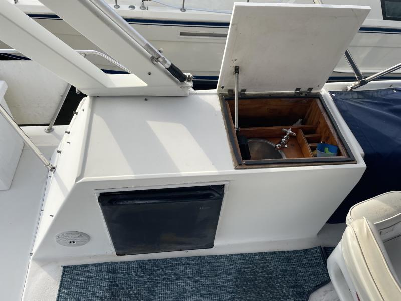 1986 Bluewater Coastal Cruiser