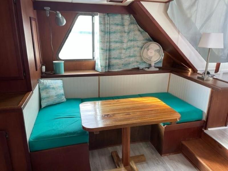 1986 Bluewater Coastal Cruiser