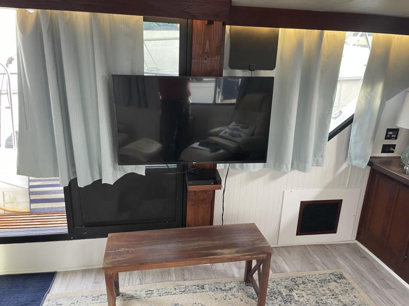 1986 Bluewater Coastal Cruiser