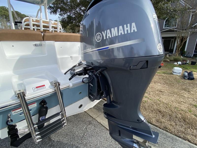 2021 Sea Hunt Ultra 229