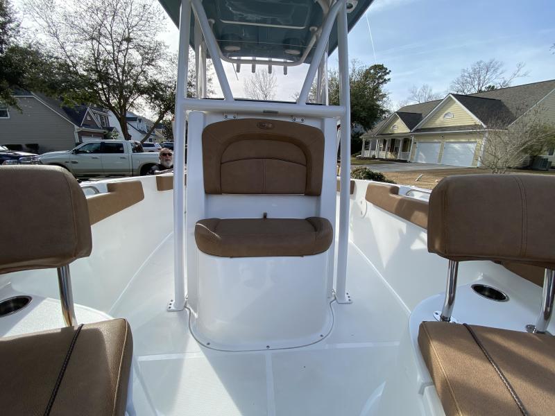 2021 Sea Hunt Ultra 229