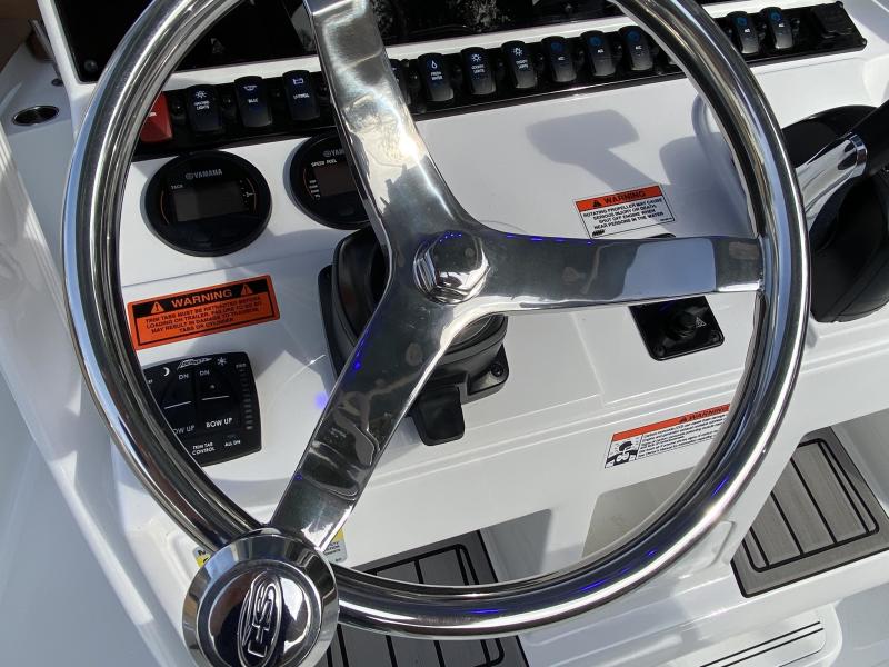 2021 Sea Hunt Ultra 229