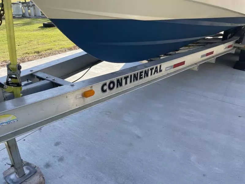 2005 Grady-White 300 Marlin