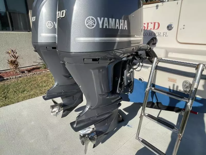 2005 Grady-White 300 Marlin