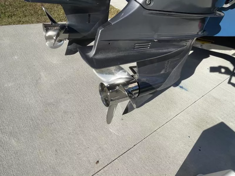 2005 Grady-White 300 Marlin