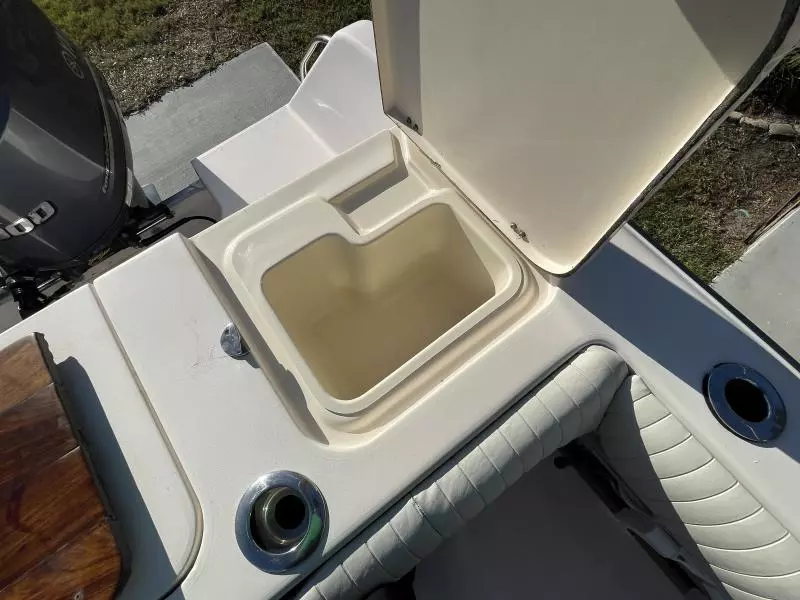 2005 Grady-White 300 Marlin