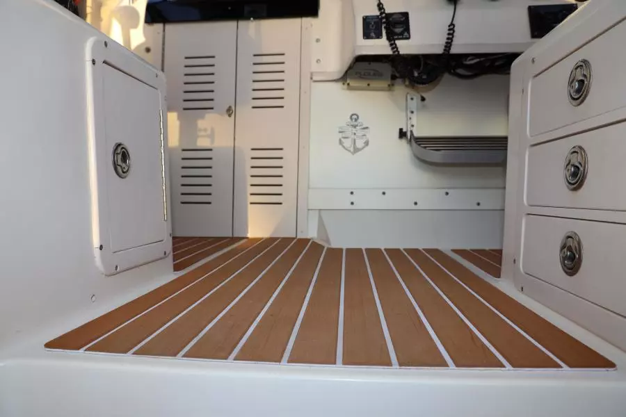 2005 Grady-White 300 Marlin