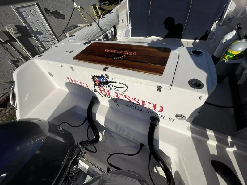 2005 Grady-White 300 Marlin