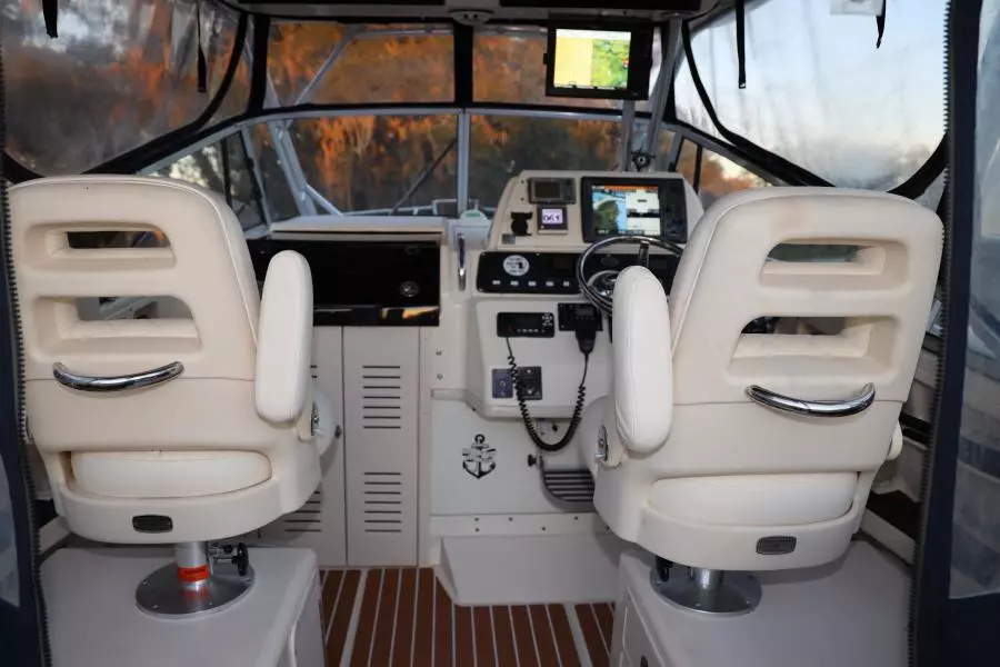 2005 Grady-White 300 Marlin