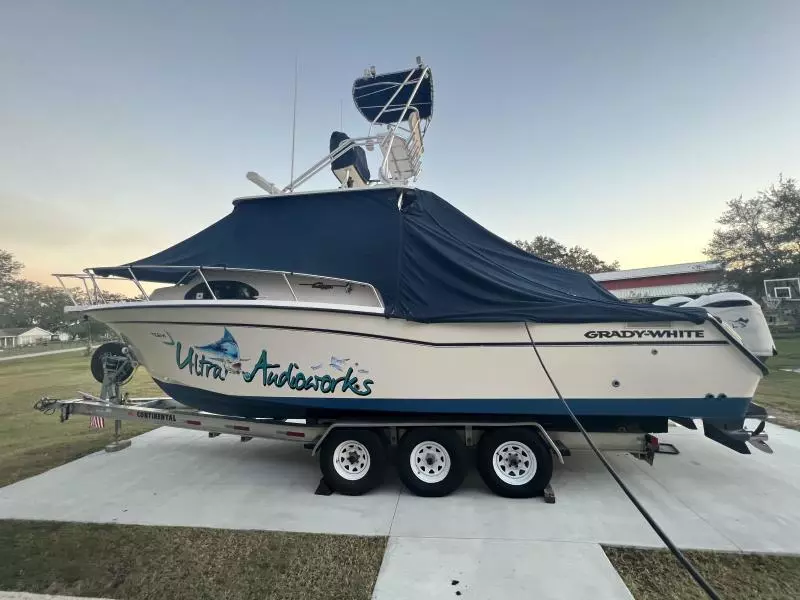 2005 Grady-White 300 Marlin