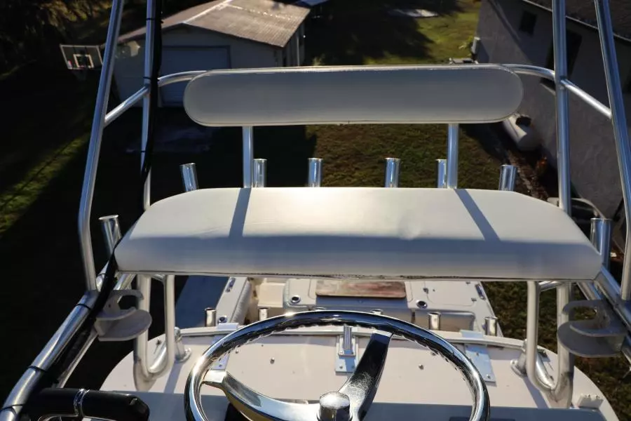 2005 Grady-White 300 Marlin