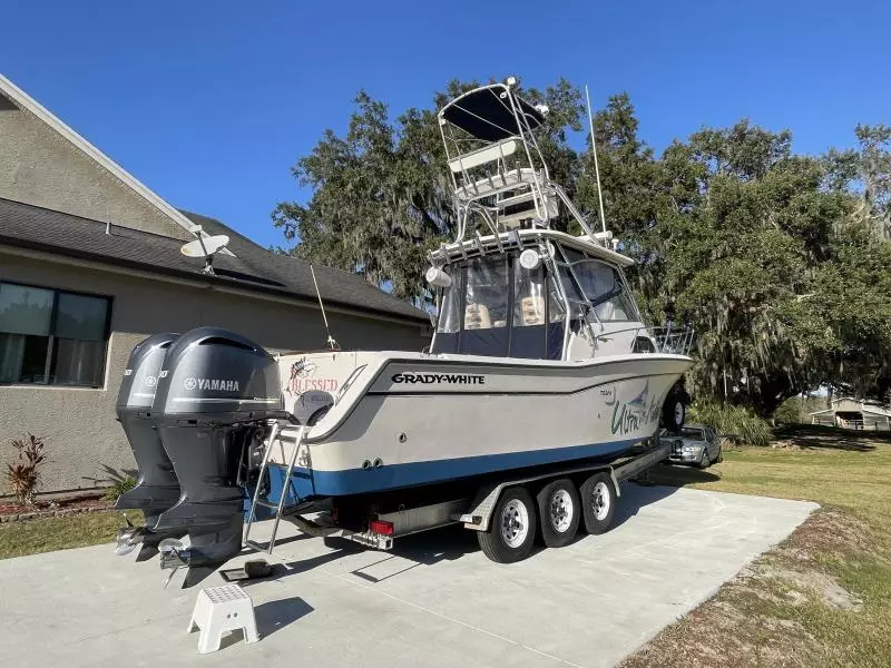 2005 Grady-White 300 Marlin