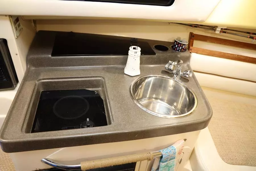 2005 Grady-White 300 Marlin