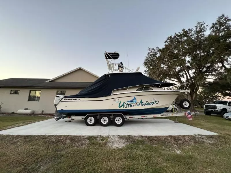 2005 Grady-White 300 Marlin
