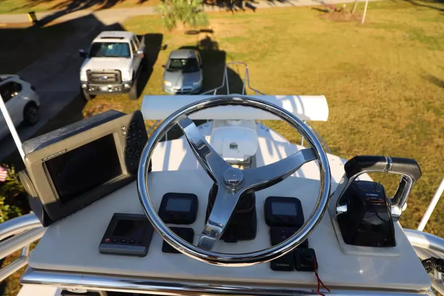 2005 Grady-White 300 Marlin