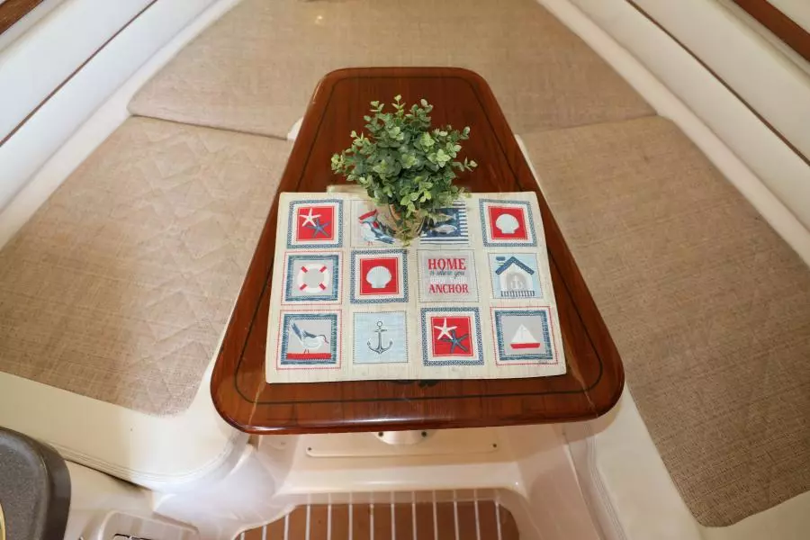 2005 Grady-White 300 Marlin