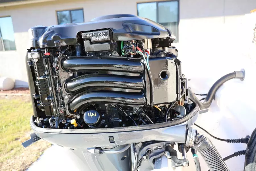 2005 Grady-White 300 Marlin