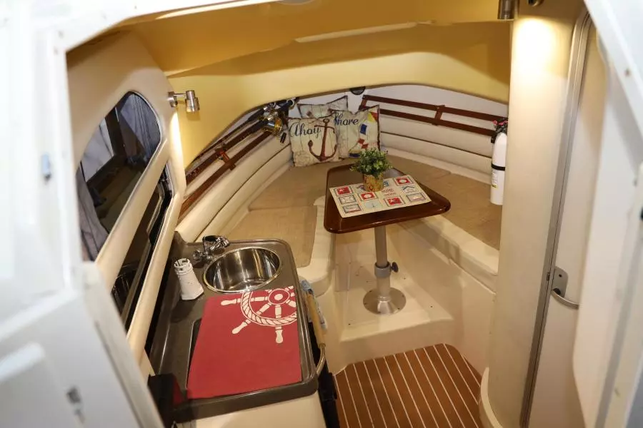 2005 Grady-White 300 Marlin