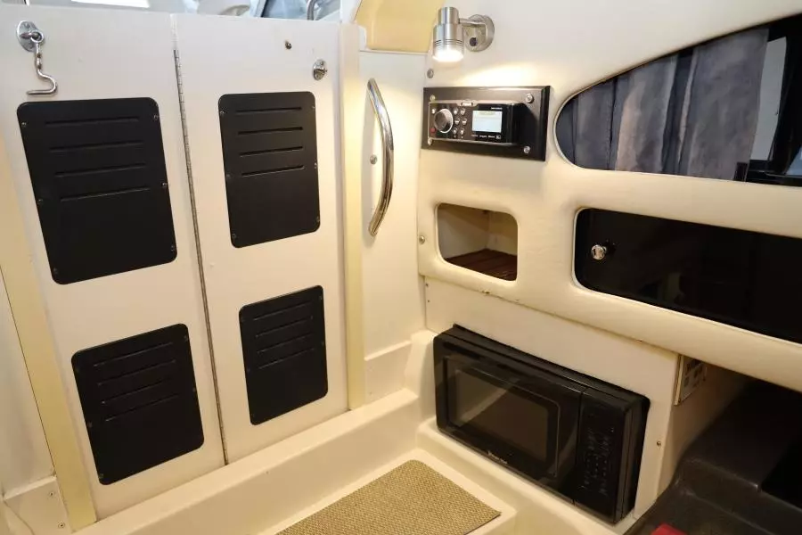 2005 Grady-White 300 Marlin