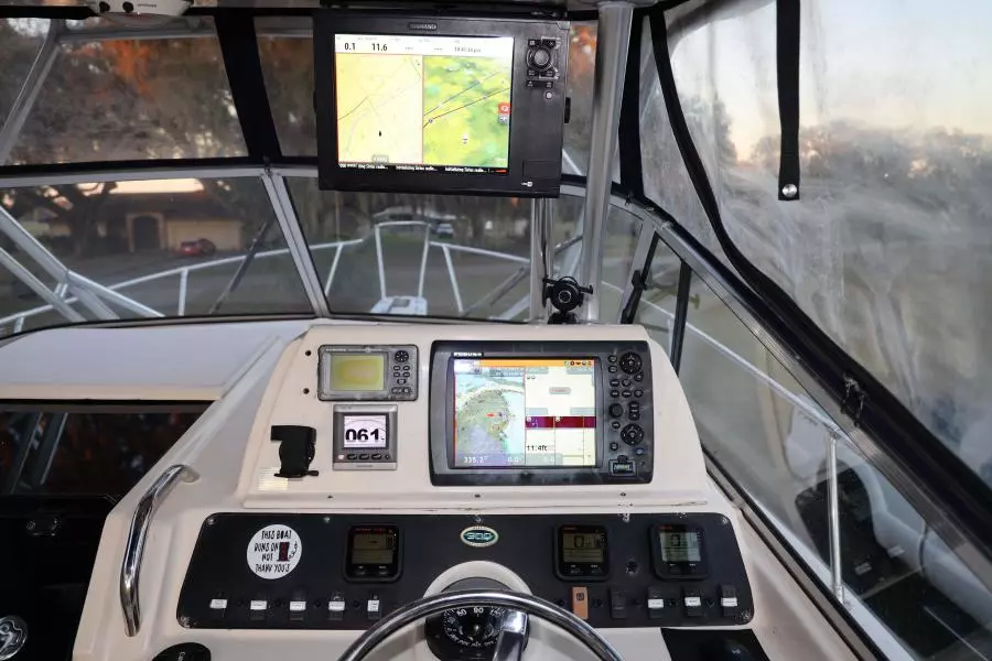 2005 Grady-White 300 Marlin