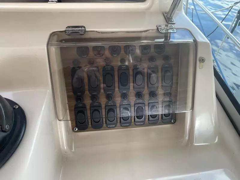 1998 Grady-White 272 Sailfish