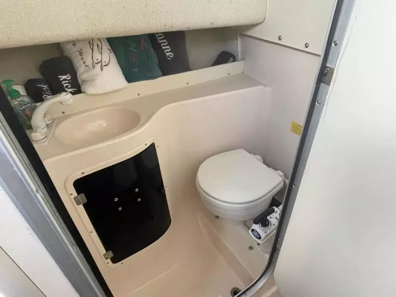 1998 Grady-White 272 Sailfish