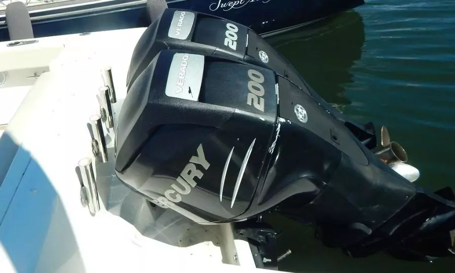 2013 Boston Whaler 270 Vantage
