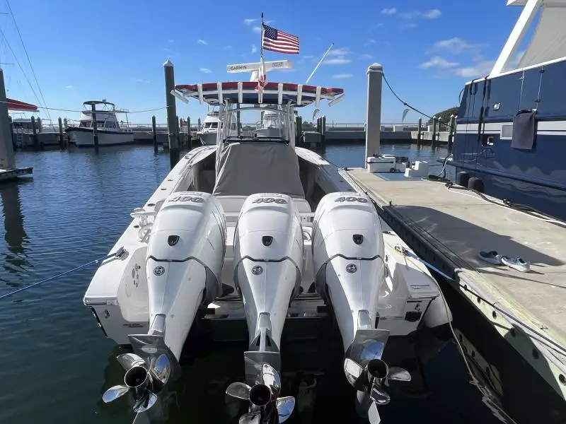 2021 Fountain 38 CC