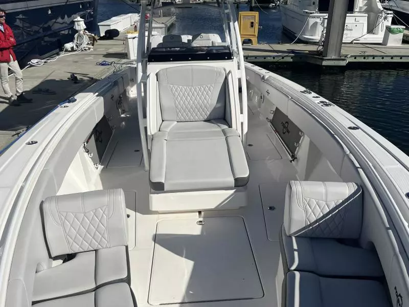 2021 Fountain 38 CC